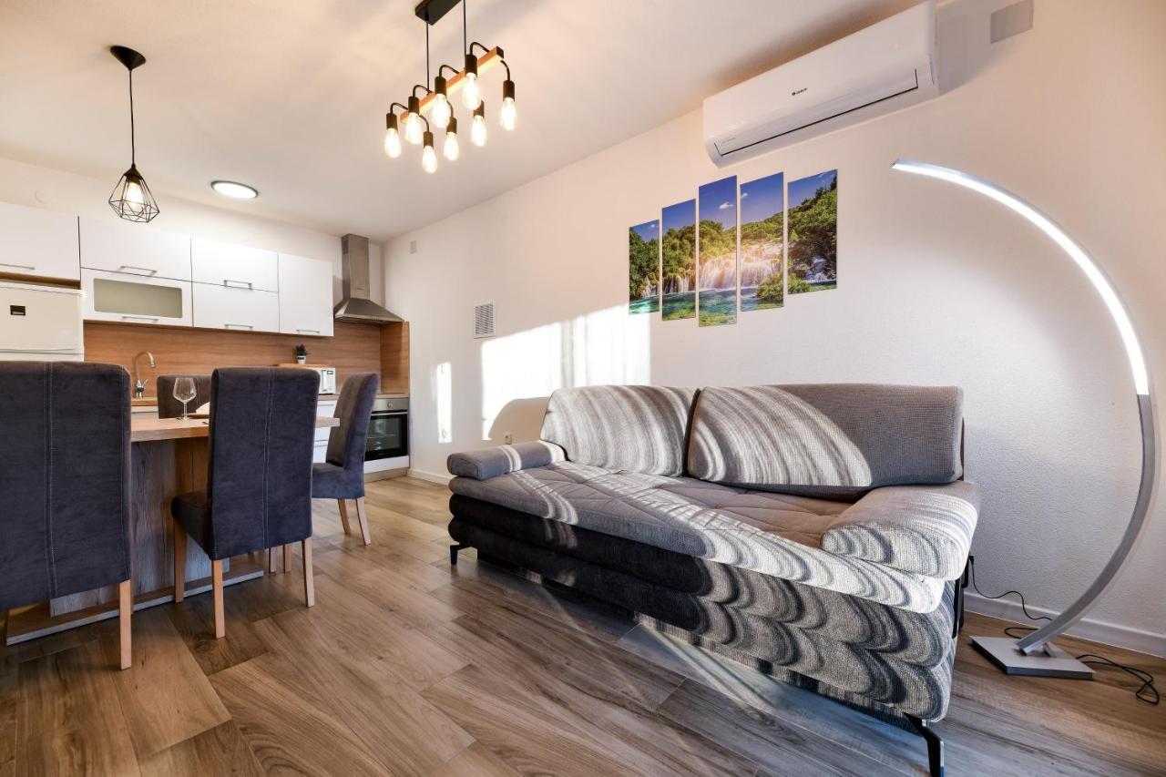 Zen Promona Villa Puljane ภายนอก รูปภาพ